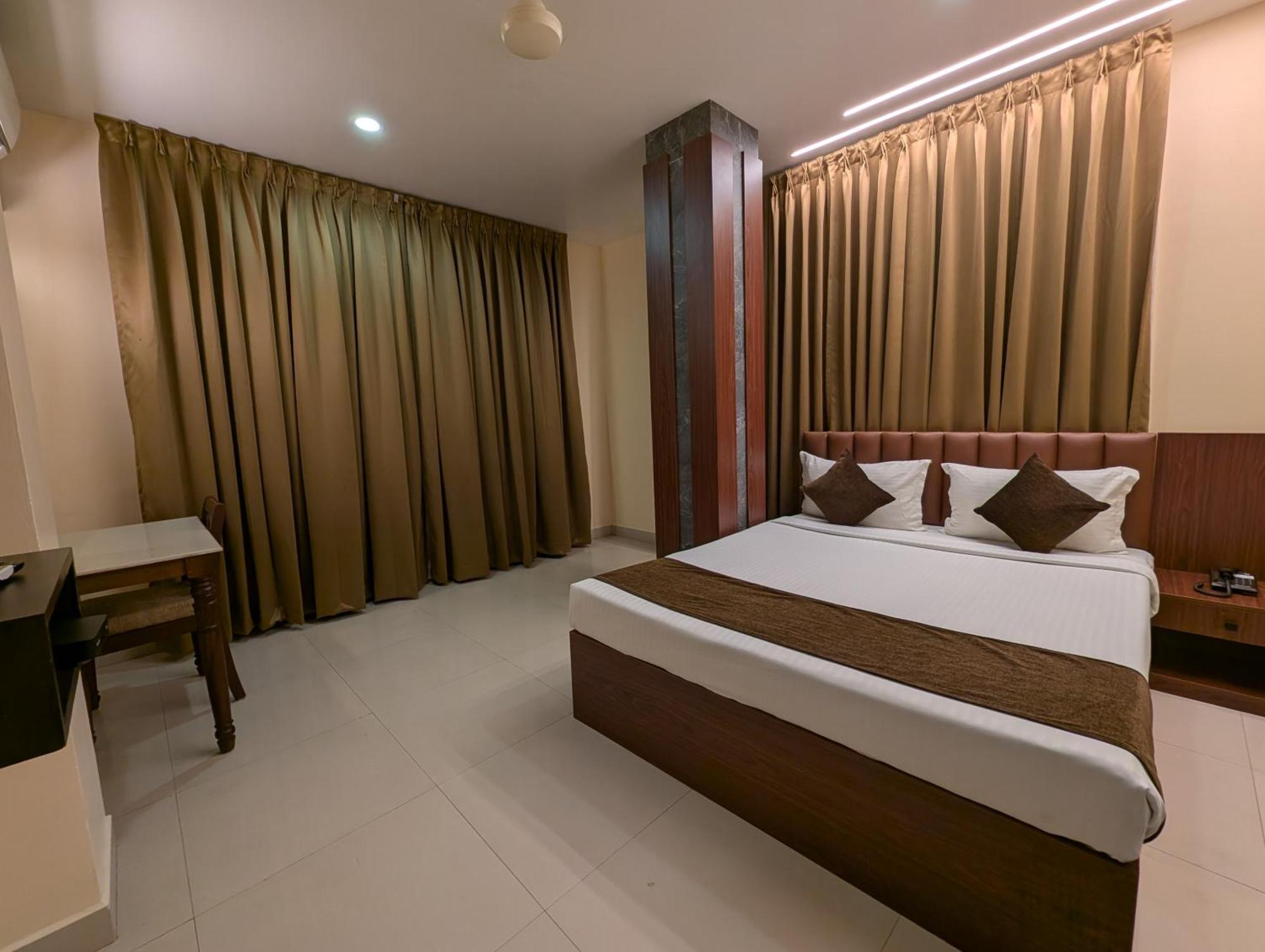 Hotel Arcadia Kottayam Exterior photo