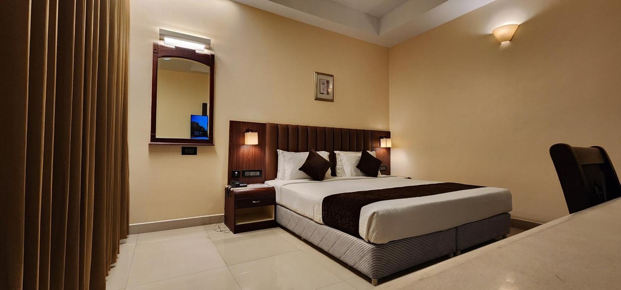 Hotel Arcadia Kottayam Exterior photo